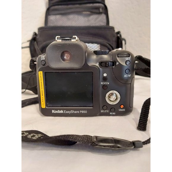 Kodak Easyshare P850 5.1 MP Digital Camera & Lowepro Edit 110 Black Camera Bag - Picture 5 of 11